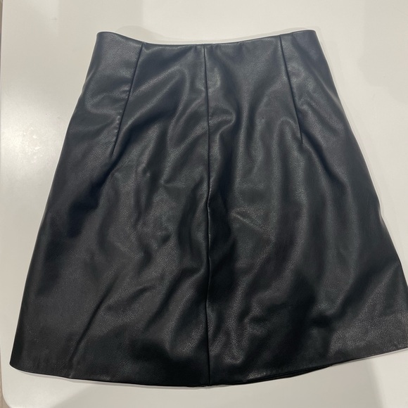 Oak and Fort Faux Leather Mini Skirt - Picture 3 of 9